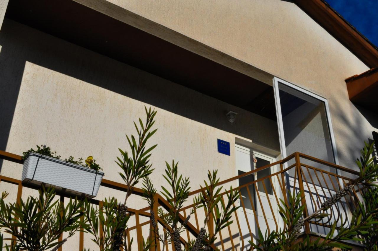 Apartman Anita Buzet Ngoại thất bức ảnh